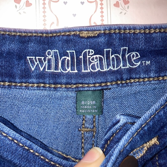 Sleek dark wash Wild Fable jeans! Size 8 - Picture 3 of 4